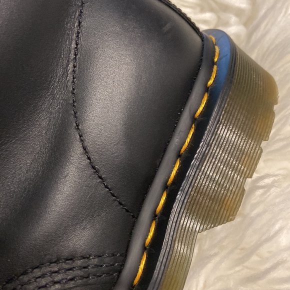 Dr.Martens Air Wair with sole bouncing 🥾 size 8M BNWOT please see all photos - Picture 3 of 17